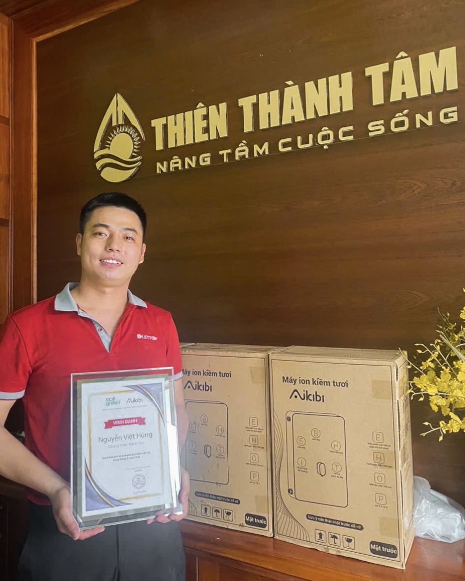 trao thưởng nhân viên kinh doanh xuất sắc