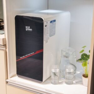 Máy tích hợp Eco Green lọc nước và tạo nước ion kiềm tươi để gầm