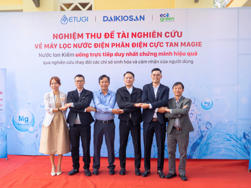 Hội nghị nghiệm thu đề tài nghiên cứu hiệu quả sinh hóa của nước ion kiềm Magie